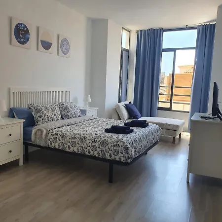 Apartamento Con Encanto 'larios Luxy' דירה *